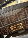 FENDİ İthal Paslanmaz çelik aksesuarlarla tasarlanmış  A+ kalite çift askılı çanta