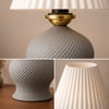Luxury Tasarımlı Abajur – Yatak Odası ve Çocuk Odası İçin Dekoratif Aydınlatma 31x45 CM Alt Gri