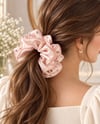 Pudra Pembe 4 Katmanlı Çiçek Desenli Fırfır Scrunchie Saç Tokası