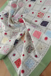 Home's Yeşil Patchwork Işlemeli Naturel Şömentabla