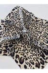 Leopar desen İpek Fular 55x55 cm