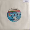 yildiz-tezcan-ince-ince-bir-kar-yagar--93d0-2.jpg