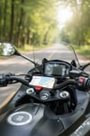 BMW GS Uyumlu Kablosuz Şarjlı Telefon Tutacağı Tüm Yıllar ABS Plastik Siyah Kırmızı Renk