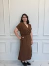 Kahverengi Kuşaklı Elbise