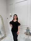 Omzu Açık Taşlı Siyah Bluz