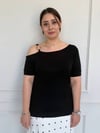 Siyah Omzu Tokalı Bluz