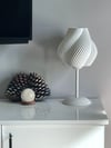 Designobee Krema Plus - Modern Masa ve Gece Lambası - Metal Ayaklı Lamba - Ambiyans Lambası, Dekoratif Abajur