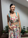 EKRU KIRMIZI DESENLİ GİPELİ CROP ETEK SATEN TAKIM