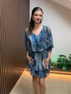 V Yaka Batik Şifon Elbise