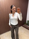 YARIM DÜĞME DETAYLI FİTİLLİ EKRU/KAHVE TRİKO