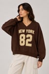 1046 Kadın V Yaka New York Baskılı 3 İplik Pamuklu Sweatshirt Kahverengi