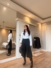 Beyaz  Belden Oturtmalı Pensli Manşetli Gömlek