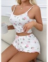 Kadın Süt Beyaz Gül Desenli Şortlu Pijama Takımı