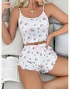 Kadın Süt Beyaz Gül Desenli Şortlu Pijama Takımı