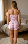 Pembe Fiyonk Desenli Askılı Şortlu Pijama Takımı