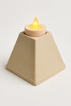 Dekoratif Aydınlatma Mumluk Kısa Piramit Mumluk Plastiktir. Tea Light Mum Dahildir.