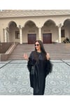 siyah saten kolları tüylü abaya