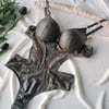 Destekli Deri Görünümlü Dantel Detaylı Bodysuit