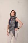 Shawl: Lüks Saten İpek Antrasit Krinkle Şal (68x190 cm)