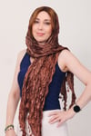 Shawl: Lüks Saten İpek Kahverengi Krinkle Şal (68x190 cm)