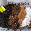 Kırmızı Pomza Taşı 3 KG (1–3 mm) – Tarım ve Toprak Karışımları İçin BSR Garden