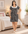 Night Angel 8061 Büyük Beden Kadın Desenli Yakası Fırfırlı Kısa Kollu Gecelik – Siyah/Beyaz