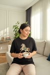 Kadın Premium %100 Pamuklu At Nakışlı Boncuk Detaylı Tasarım Tişört