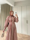ELB-188H&R ButikTB-Çisem Çizgi Detay Elbise Tarçın