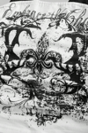 Beyaz Dantelli Embrace The Chaos Gotik Y2K Boyundan Bağlamalı Crop