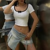 Beyaz Siyah Yaka Fiyonklu Sırt Bağcıklı Kısa Kollu Crop 