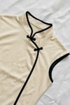 Ekru Mandarin Yaka Kırmızı Şeritli Qipao Y2K Kısa Kollu Crop