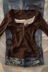 Kahverengi Henley Yaka Ekli Grunge Y2K Uzun Kollu Crop
