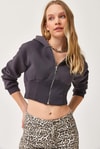 Bel Detaylı Fermuarlı Crop Sweatshirt Füme