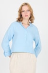 Bluz-Bebe Mavi %100 Pamuk Keten Görünümlü Hakim Yaka Crop Gömlek 4702A-rulem