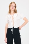 Bluz-Beyaz Bağlama Detaylı Bebe Yaka Crop Bluz 8064-rulem