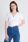 Bluz-Beyaz V Yaka Aksesuar Detaylı Slim Fit Tişört 9206M-rulem