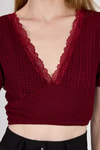 Bluz-Bordo Dantel Detaylı Bürümcük Kumaş Crop Bluz 2231-rulem