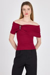 Bluz-Bordo Viskoz/Yumuşak Kumaş Madonna Yaka Toka Detaylı Bluz 1475-rulem