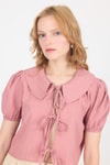Bluz-Gül Bağlama Detaylı Bebe Yaka Crop Bluz 8064-rulem