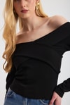 Bluz-Siyah Çapraz Madonna Yaka Bluz 12748-rulem