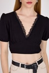Bluz-Siyah Dantel Detaylı Bürümcük Kumaş Crop Bluz 2231-rulem