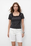 Bluz-Siyah Kare Yaka Dantel Detaylı Puantiyeli Crop Bluz 089-rulem