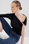 Bluz-Siyah Omuz Aksesuar Detaylı Yarım Kol Bluz 2490-rulem