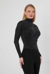 Bluz-Siyah Omuz Büzgü Detay Bluz 2103-rulem