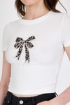 Ekru Leopar Fiyonk Baskılı Taş Detaylı Slim Fit Crop Tişört 0549-1
