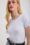 Kadın Body-Beyaz Slim Fit Bisiklet Yaka Kısa Kollu Tişört 2214-rulem