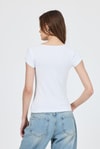 Kadın Body-Beyaz V Yaka Düğmeli Cep Detaylı Slim Fit Tişört 2213-rulem