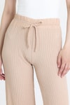 Kadın Pantolon-Bej Geniş Paça Dökümlü Bürümcük Kumaş Pantolon 326-rulem