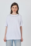 Kadın Tişört-Beyaz Yaka Yazı Baskılı Oversize Pamuklu Tişört 2150-34M-rulem