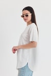 Kadın Tişört-Beyaz Yumuşak Dokulu Esnek Premium Kumaş Lazer Kesim Oversize Tişört 1868-rulem